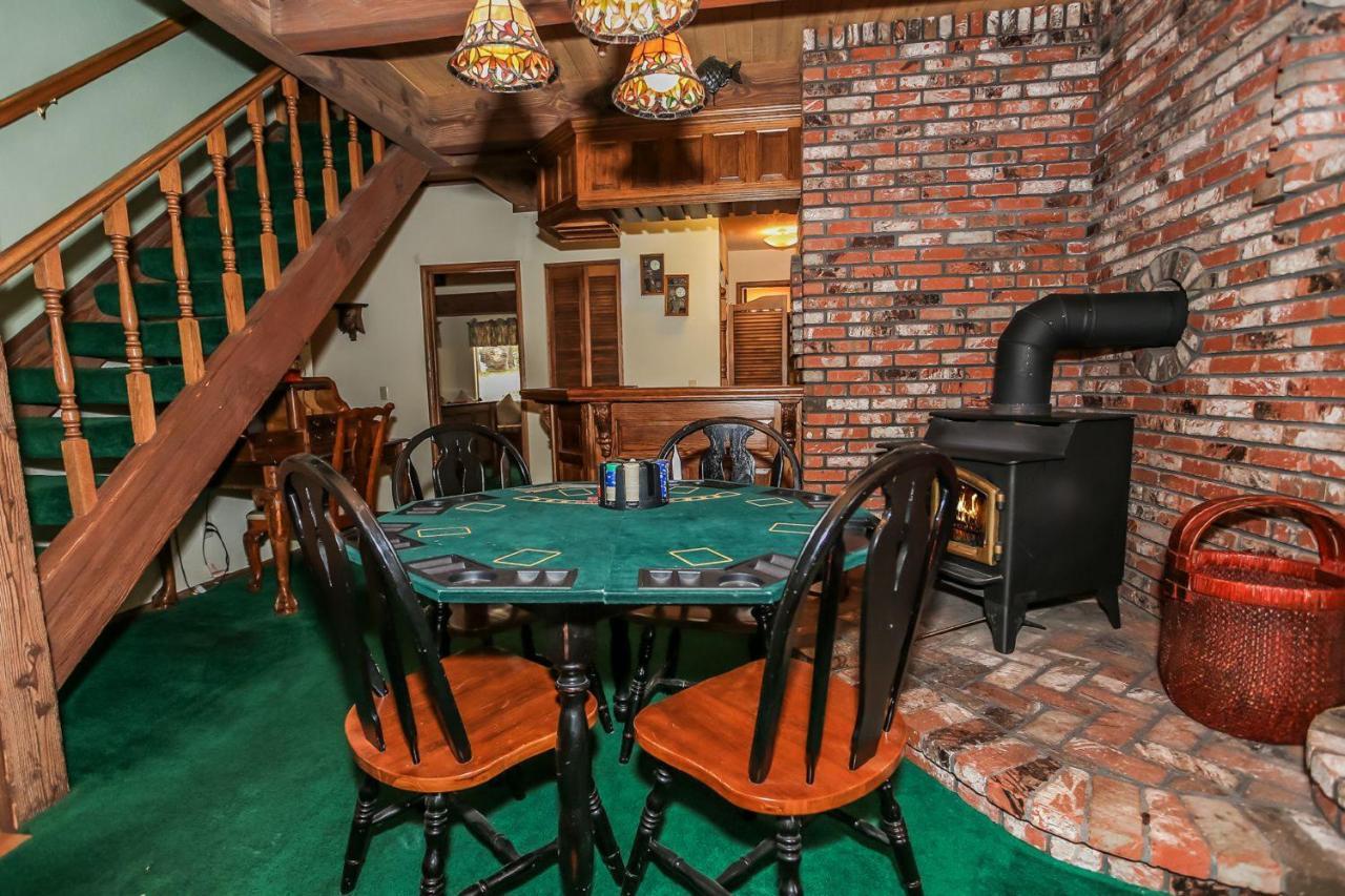 Summit Adventure - Beautiful, Spacious And Quiet Home! Foosball, Pool And Poker Table! Jet Tub! Big Bear Lake Exterior photo